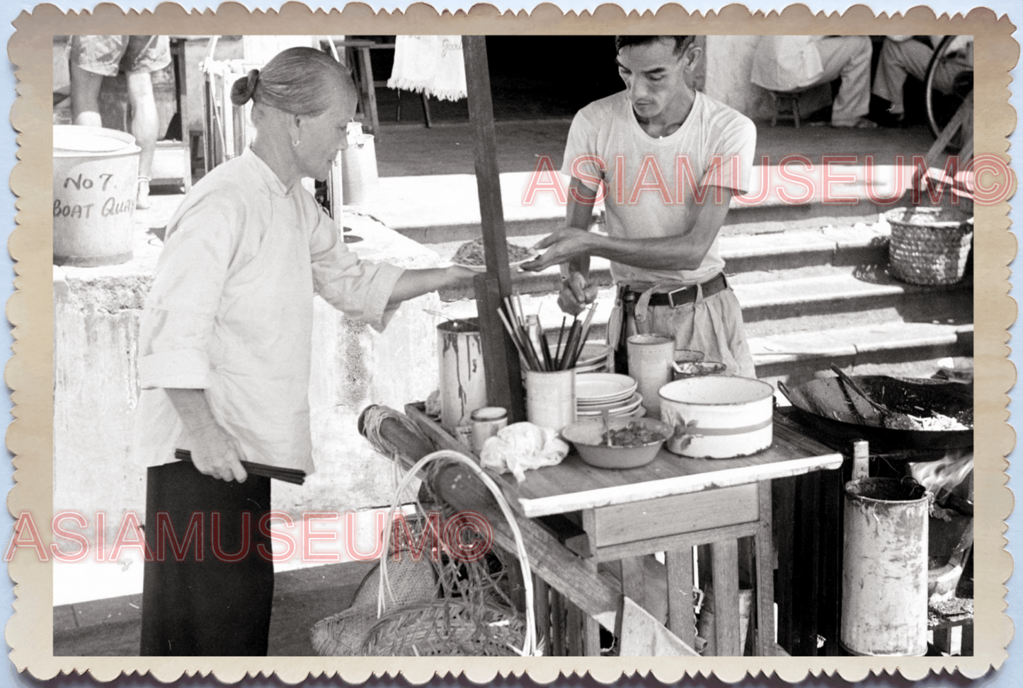 WW2 WOMEN STREET VENDOR SELLER FOOD STALL CART MAN VINTAGE SINGAPORE PHOTO 29702