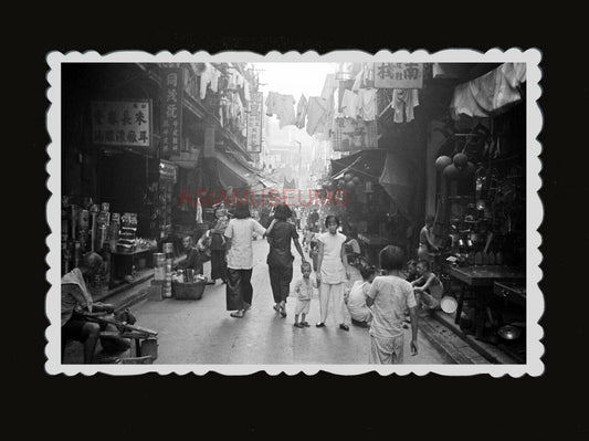 1940s STREET BUILDING WOMEN SHOP ROAD ADS SIGN BOY Vintage Hong Kong Photo #977