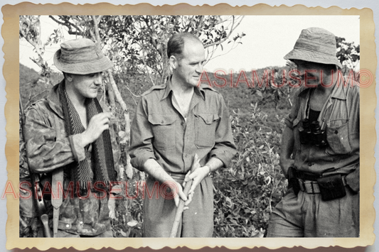 40s WW2 Vietnam HANOI VIET MINH FRANCE COMMANDO GUN SMOKING Vintage Photo 24467