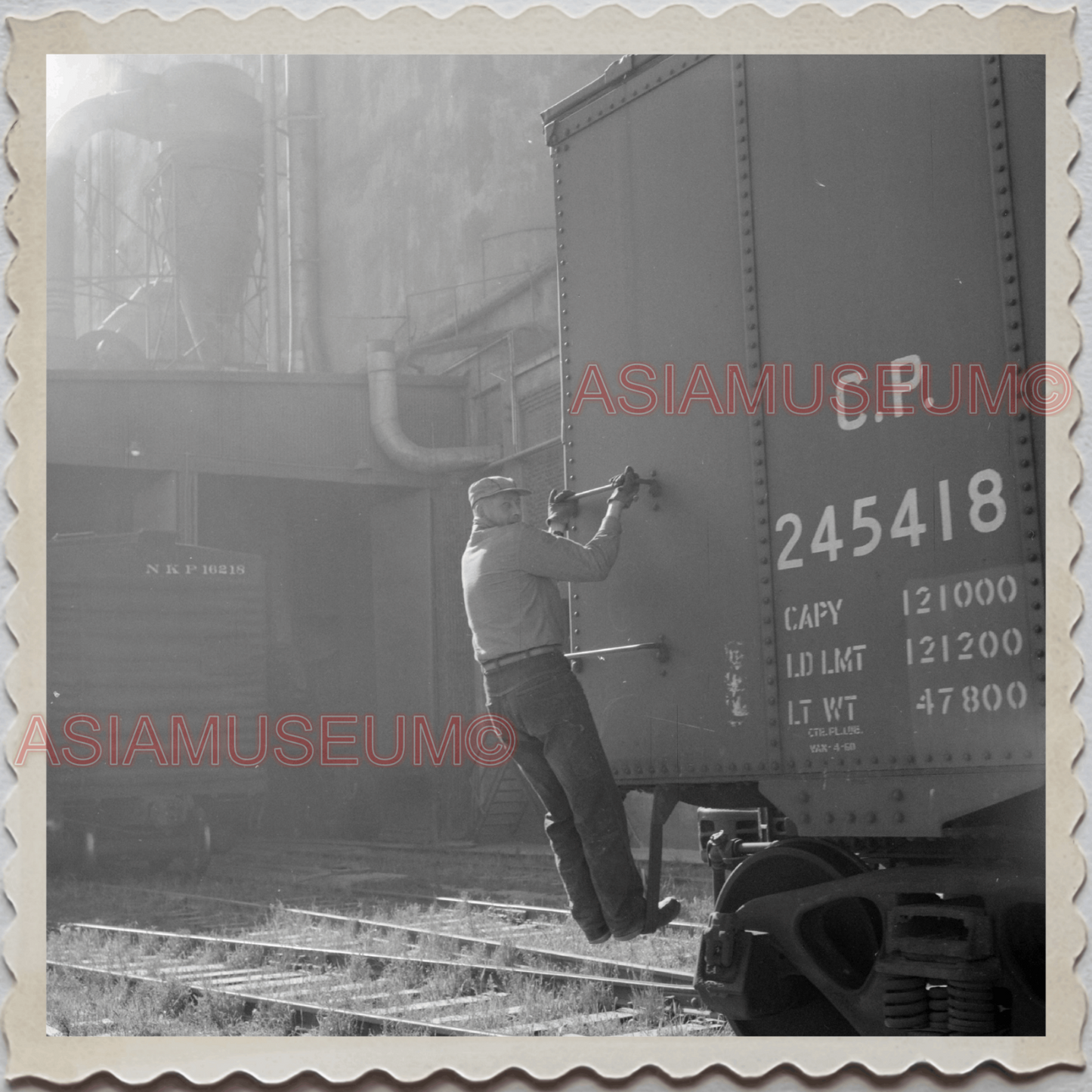 50s DULUTH PORT LAKE SUPERIOR MINNESOTA MAN RAIL CAR OLD USA AMERICA Photo 9963