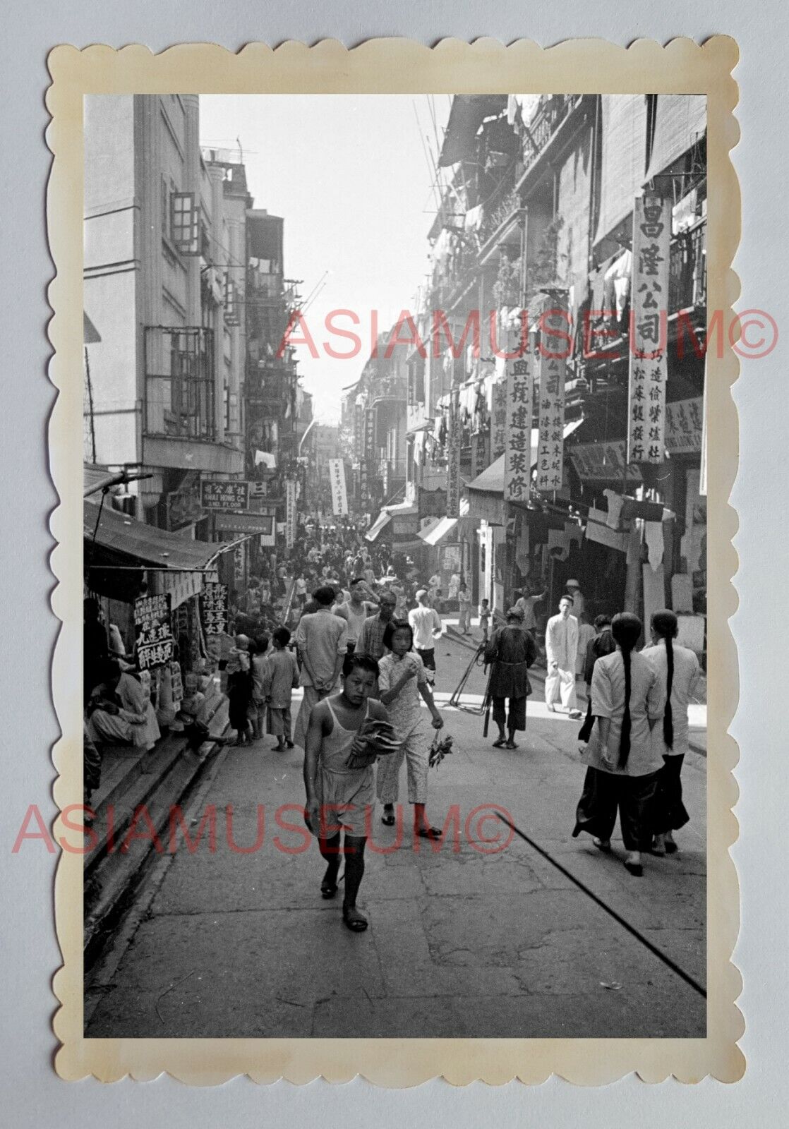 CENTRAL PEDDER STREET ROAD SIGN BOY WOMEN Vintage HONG KONG Photo 23184 香港旧照片