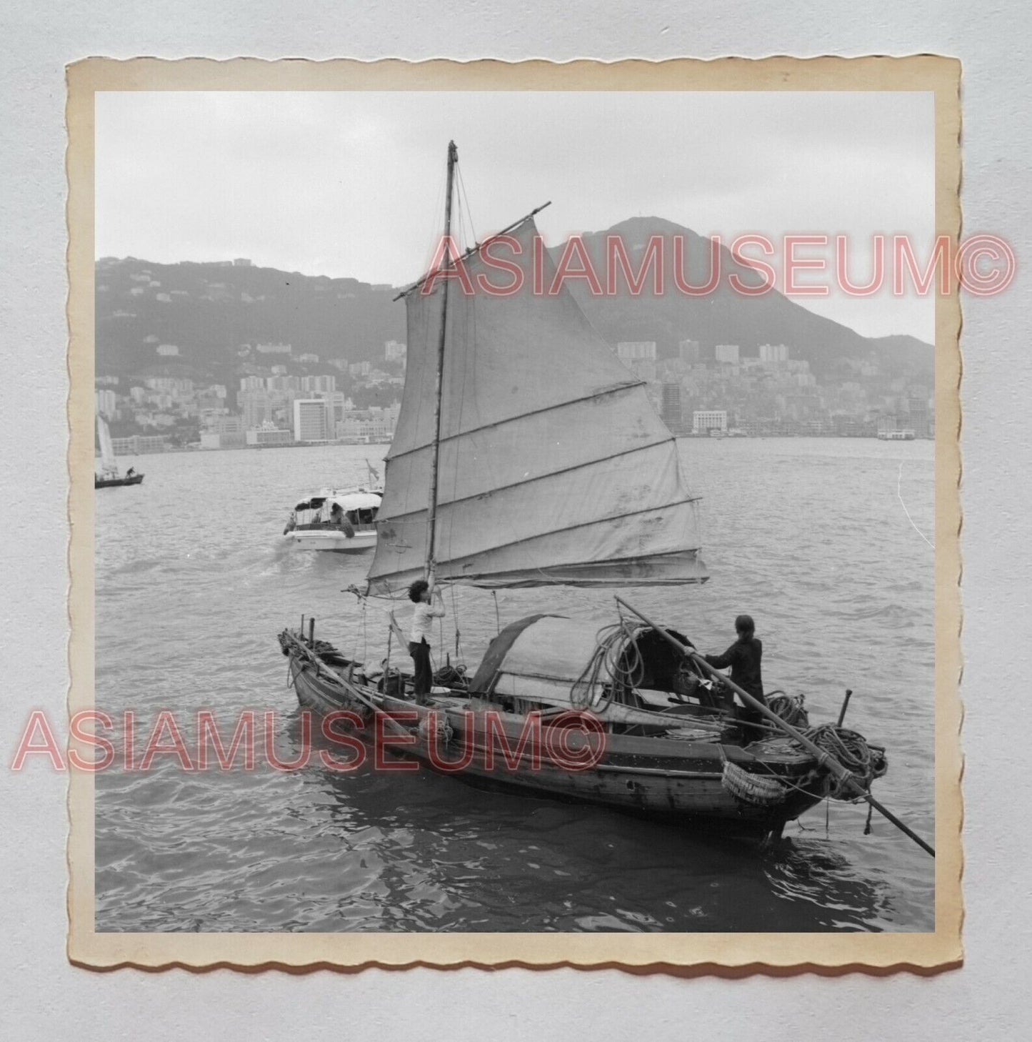 Sampan Boat House Junk Sail Victoria Harbor Vintage Hong Kong Photo 香港旧照片 29956