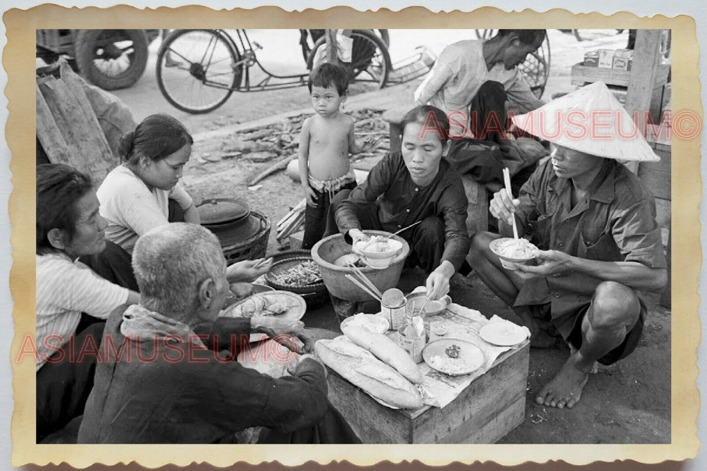 50s Vietnam War Women Children Roadside Street Scene Food Eat Vintage Photo #757