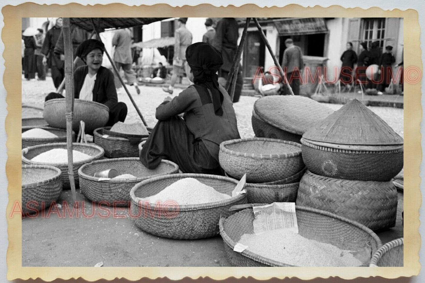 50s Vietnam SAIGON STREET SCENE VENDOR LADY FOOD RICE OLD Vintage Photo 1338