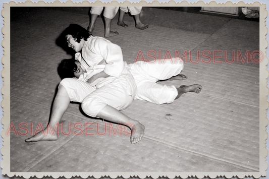 WW2 JAPAN TOKYO WOMEN JUDO GAME COMPETITION HOKKAIDO STUDIO Vintage Photo 24445