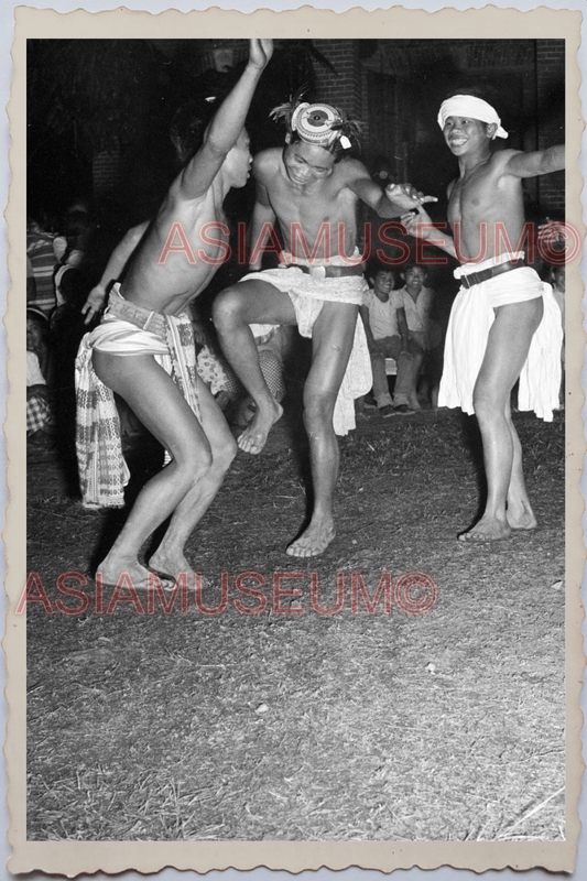 50s PHILIPPINES LUZON CORDILLERA IFUGAO TIBE MAN DANCING ww2 Vintage Photo 24339