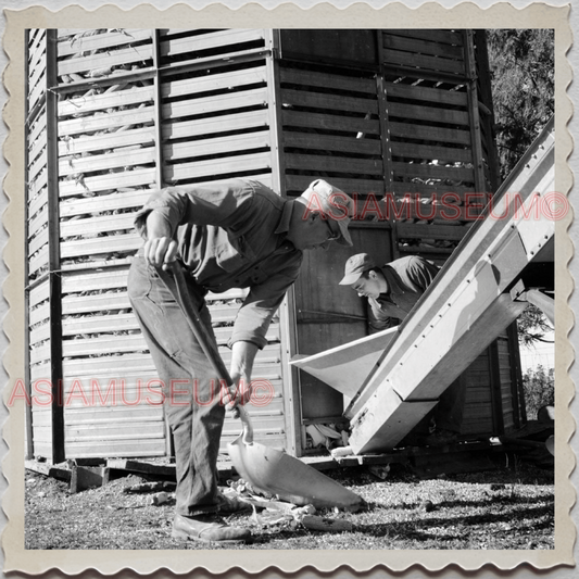 50s LAKE GENEVA WISCONSIN WALWORTH MILWAUKEE MEN CORN  VINTAGE USA Photo 10696