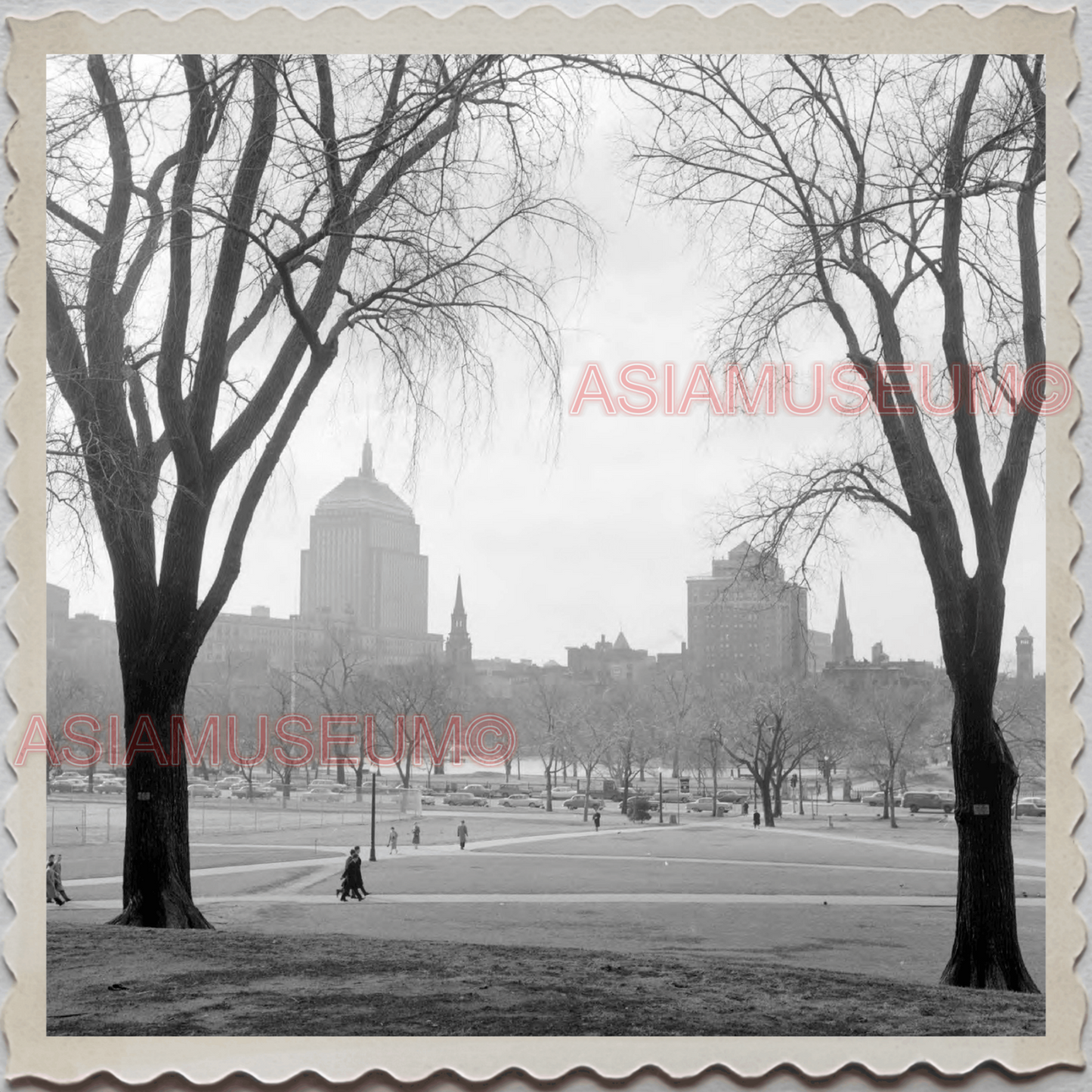 50s BOSTON MASSACHUSETTS NEW ENGLAND PEOPLE COMMON PARK VINTAGE USA Photo 10334