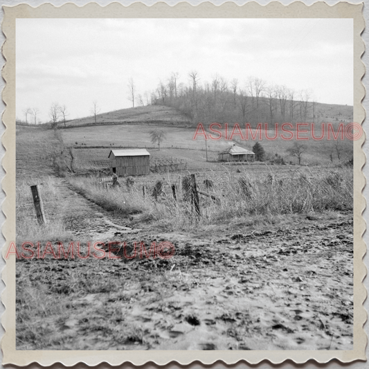 50s SPEEDWELL TENNESSEE  OLD VINTAGE FARM FIELD HOUSE VINTAGE OLD USA Photo 8702