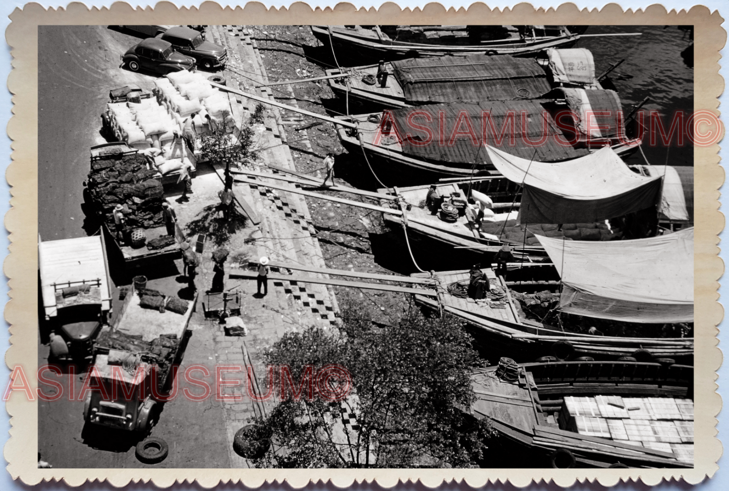 WW2 BOAT SHIP CAR CARGO CLARK QUAY PORT TRANSPORT RIVER SINGAPORE PHOTO 35035