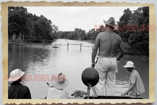 50s Indochina Vietnam Army Group Soldier Topless Man Boat War Vintage Photo #943