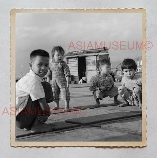 1940's BOY BABY CHILDREN STREET PORTRAIT B&W Vintage Hong Kong Photo 29785 香港旧照片