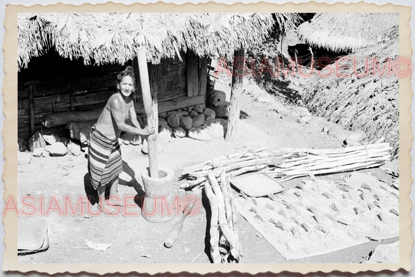 50s PHILIPPINES MOUNTAIN TRIBE TATTOO WOMEN FARMING DANCING Vintage Photo 24123