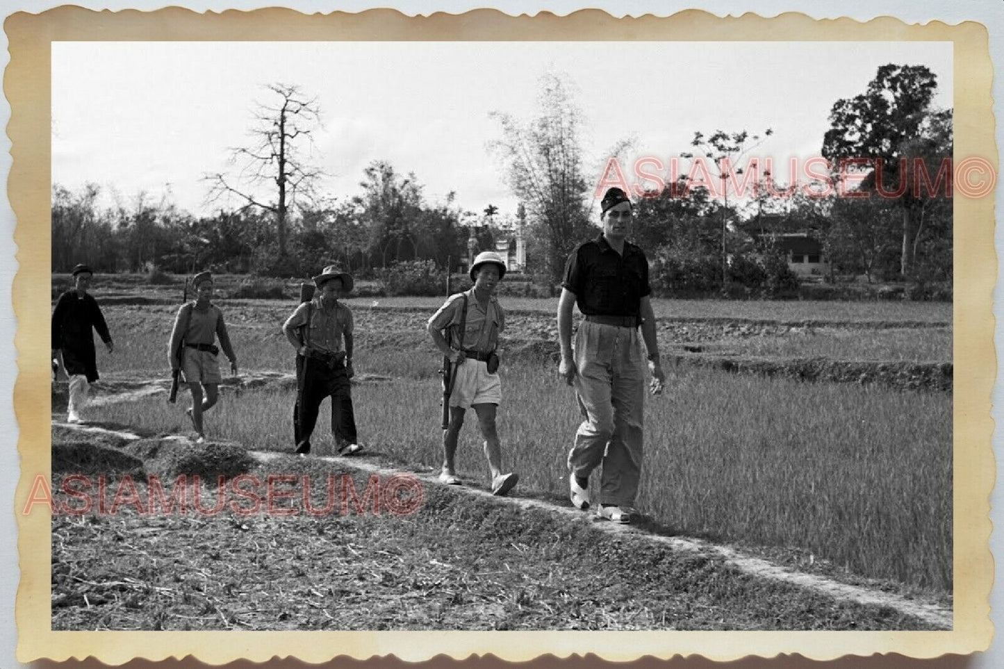 50s Vietnam SAIGON HO CHI MINH VILLAGE BOY ARMY GUN RIFLE OLD Vintage Photo 1656