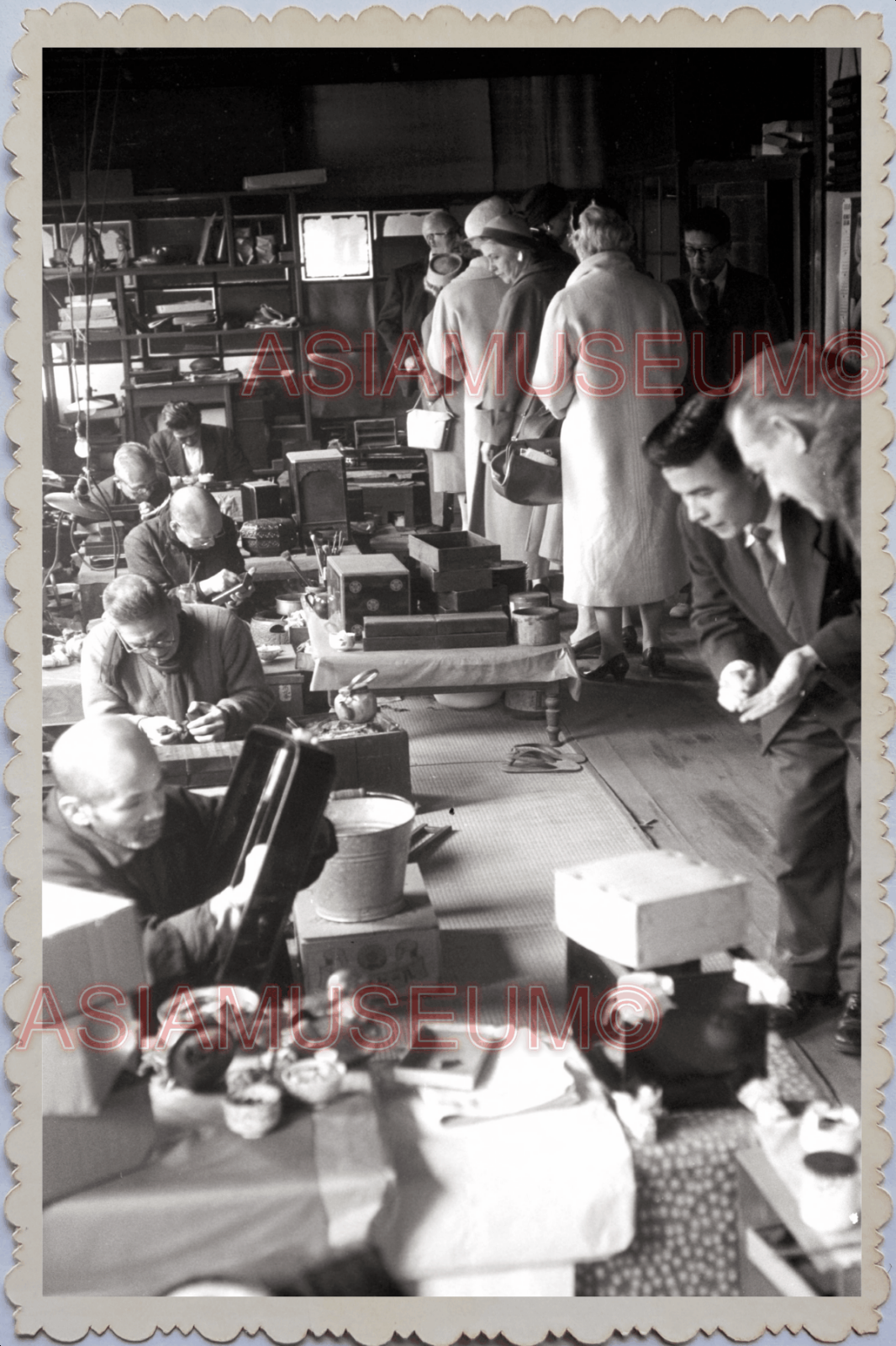 40s WW2 JAPAN TOKYO STREET SCENE WOOD HANDICRAFT WORKSHOP STORE Old Photo 24727