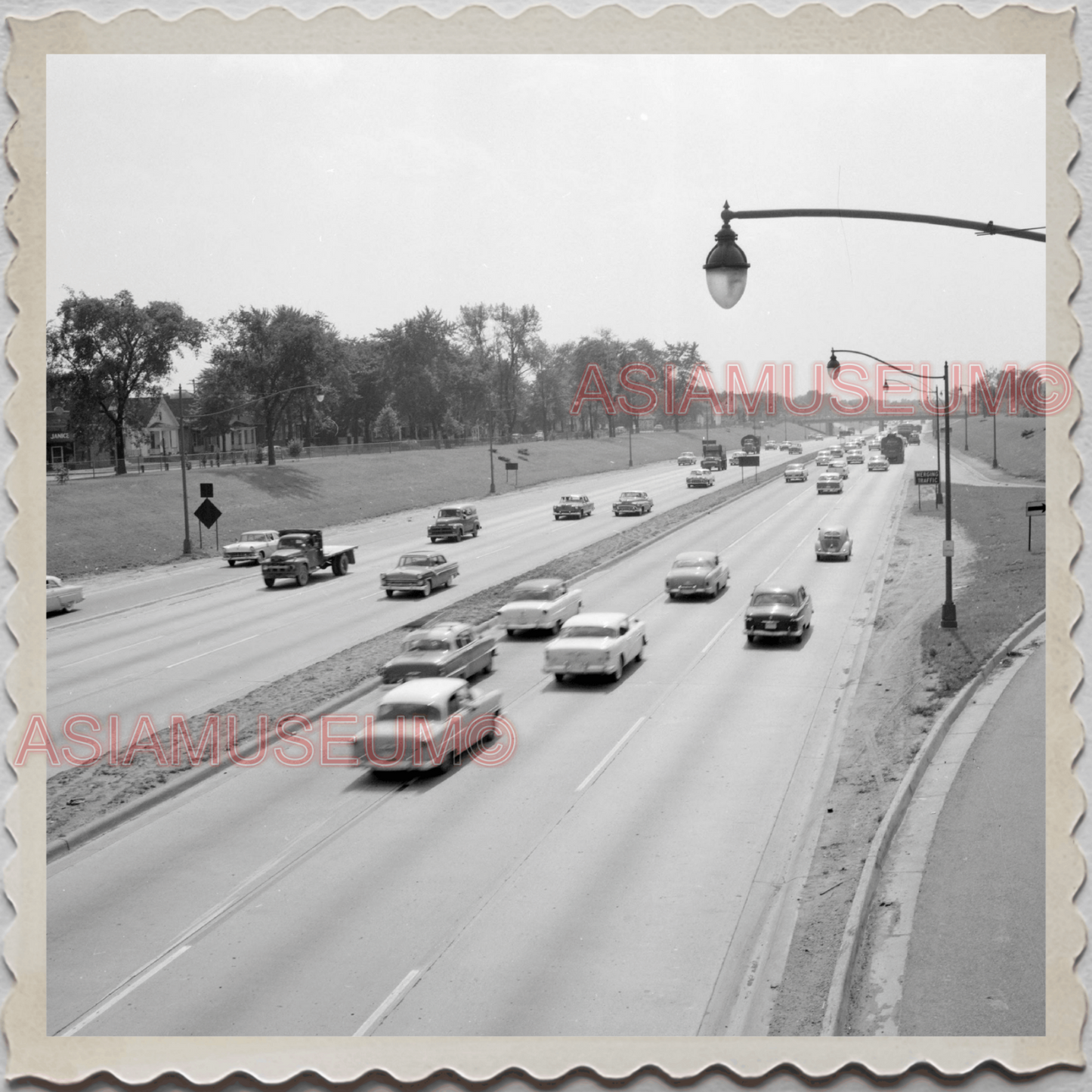 50s DETROIT MICHIGAN WAYNE COUNTY CAR TRAFFIC HIGHWAY US VINTAGE USA Photo 10992