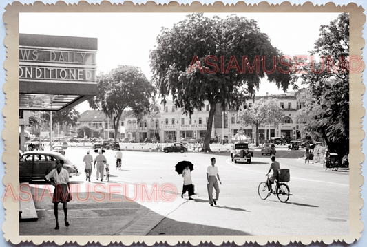 WW2 STREET CAR TRAFFIC BICYCLE WOMEN CAR CHILDREN VINTAGE SINGAPORE PHOTO 29858