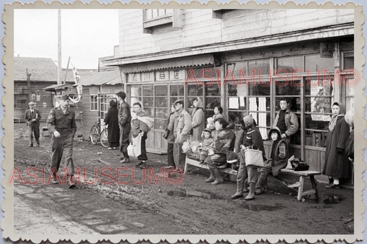 50s JAPAN TOKYO AMERICA MILITARY ARMY SHOP STORE BAR WOMEN Vintage Photo 25053