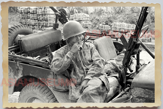 40s WW2 Vietnam TROOPERS JEEP TRUCK SMILING MACHINE GUN WAR Vintage Photo 25697