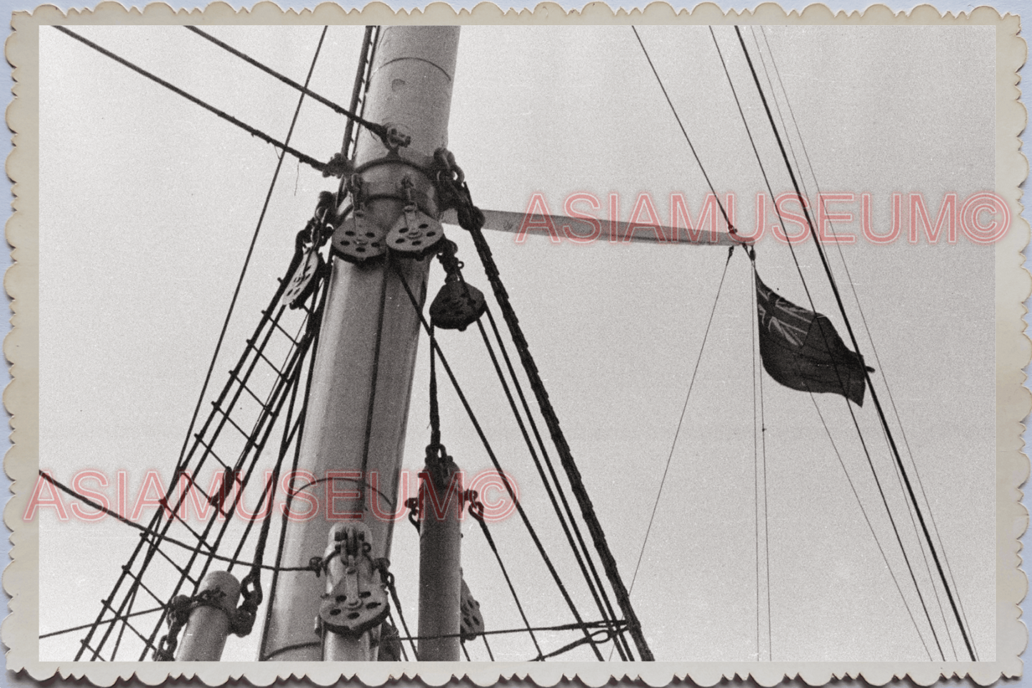 WW2 50s JAPAN KOBE JUNK BOAT SHIP BRITISH UNION JACK FLAG  Vintage Photo #15931