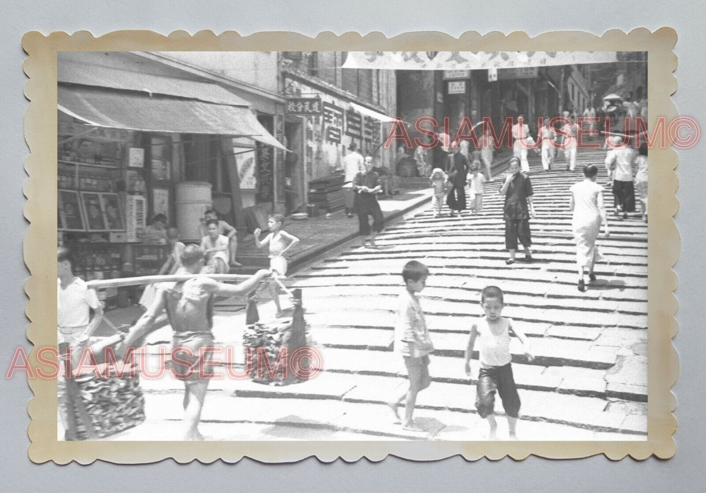 CHILDREN CENTRAL POTTINGER STREET ROAD STREET SCENE Hong Kong Photo 04924 香港旧照片