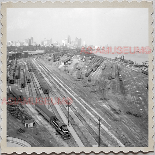 50s DETROIT MICHIGAN WAYNE COUNTY RAIL ROAD TRAINS RIVER VINTAGE USA Photo 11817