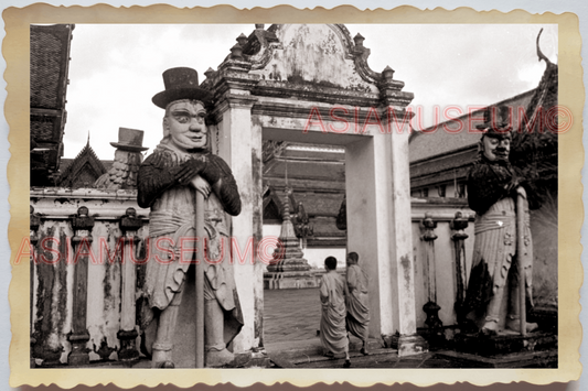 50s THAILAND BANGKOK EMERALD BUDDHA TEMPLE ROYAL STATUE MONK Vintage Photo 28708