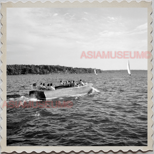 50s LAKE GENEVA WISCONSIN WALWORTH MILWAUKEE PATROL BOAT VINTAGE USA Photo 10444