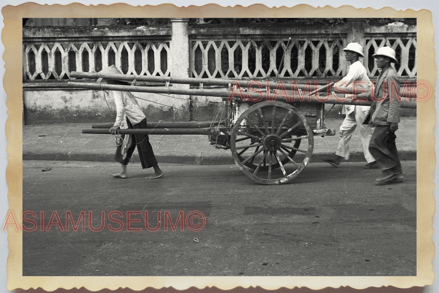 40s WW2 Vietnam HANOI STREET WORKER PUCH CARD CARGO SCENE Vintage Photo 04318