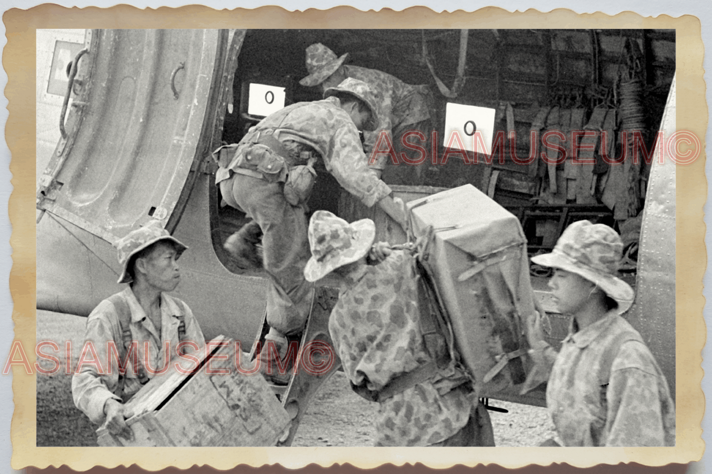 40s WW2 Vietnam AIRPLANE PLANE AIRCRAFT BOMBER PARATROPPER Vintage Photo 26593