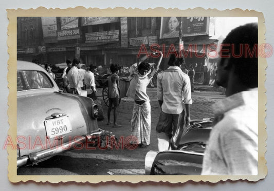 1940s KOLKATA STREET SCENE SHOP CAR BUILDING PULL CART Vintage INDIA Photo #1135