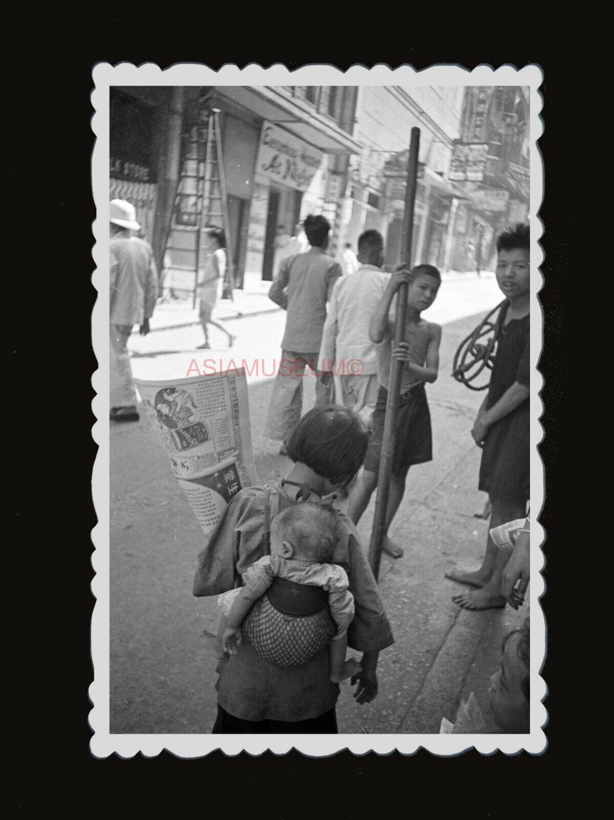 1940s YOUNG GIRL BOY BABY NEWSPAPER STREET SIGN HAT Vintage Hong Kong Photo #964