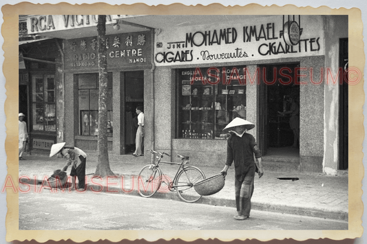 40s WW2 Vietnam STREET SCENE BICYCLE WOMEN STRAW HAT SHOP  Vintage Photo 04280