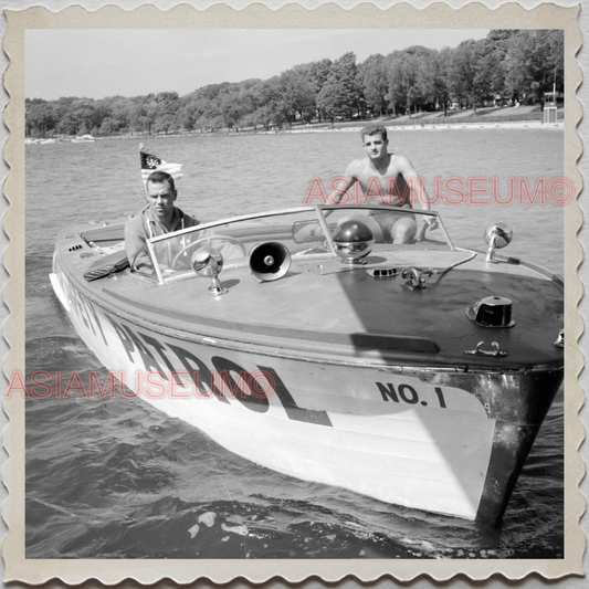 50s LAKE GENEVA WISCONSIN WALWORTH MILWAUKEE PATROL BOAT VINTAGE USA Photo 12361