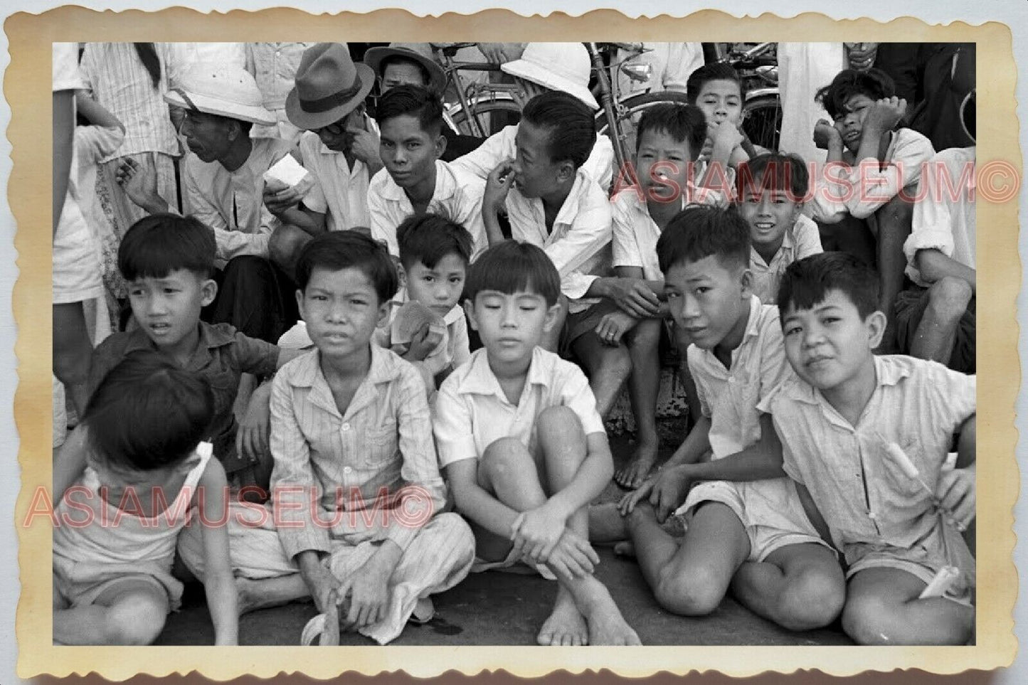 50s Vietnam SAIGON HO CHI MINH STREET SCENE BOYS MAN SMILING Vintage Photo 1497