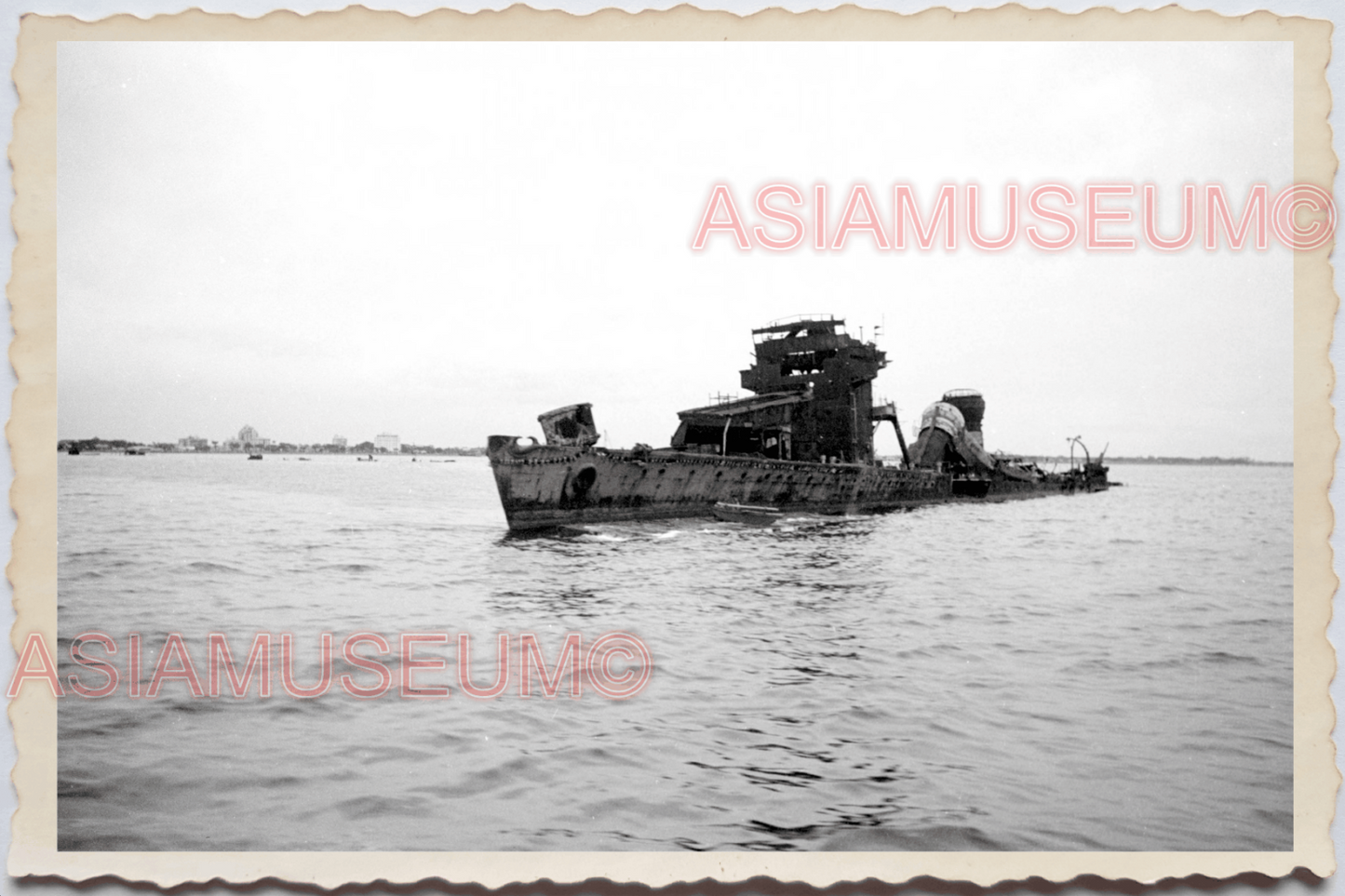 50s PHILIPPINES LUZON MANILA PORT SHIPWRECK WARSHIP BATTLE Vintage Photo 29524