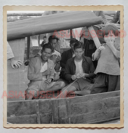 Men Girl Ship Boat house Mending Fishing Net Vintage Hong Kong Photo 香港旧照片 27673