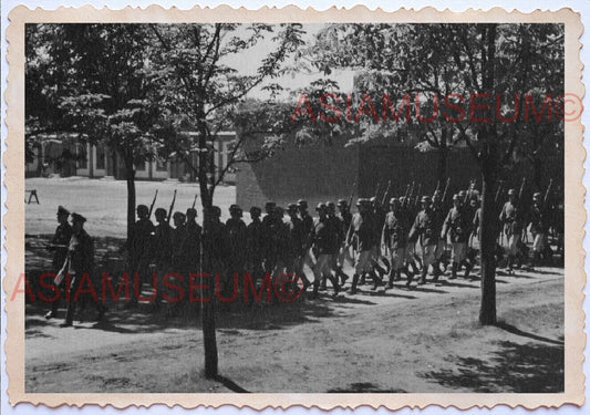 WWii D-DAY NORMANDY EUROPE ARMY SOLDIER Marching Line Camp Training Photo A050