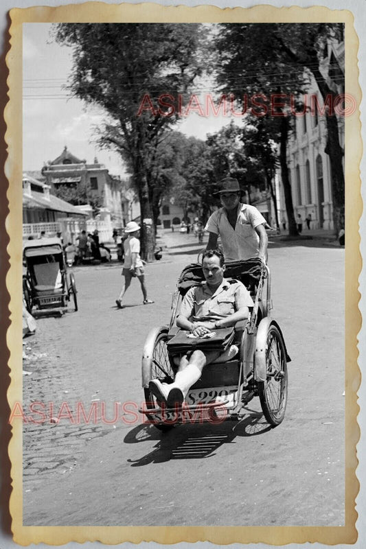 50s Vietnam SAIGON STREET SCENE TRAFFIC TRISHAW BUILDING WAR Vintage Photo 621