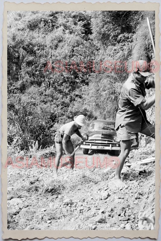 50s PHILIPPINES CLEARING ROCK ROAD MOUNTAIN CAR LABOR WORKER Vintage Photo 24160