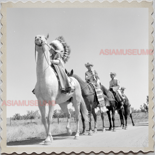 50s CROW TRIBE MONTANA MISSOURI RIVER NATION HORSE COWBOY VINTAGE USA Photo 8434