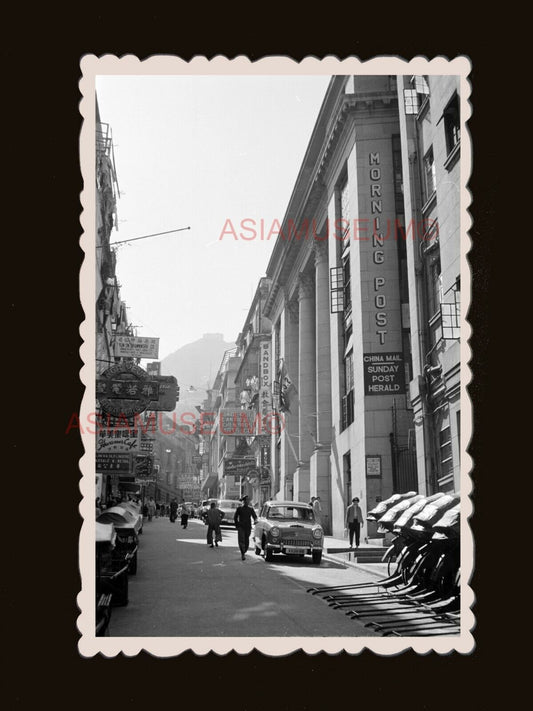 Street Scene Central Newspaper British Colonial B&W Hong Kong Photo 香港旧照片 #2919