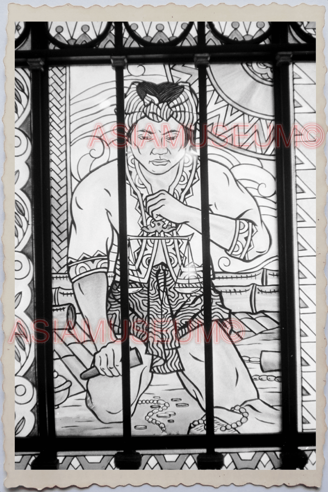 60s PHILIPPINES MANILA STAINED GLASS WINDOW CHURCH WOMEN LADY OLD Photo 27134