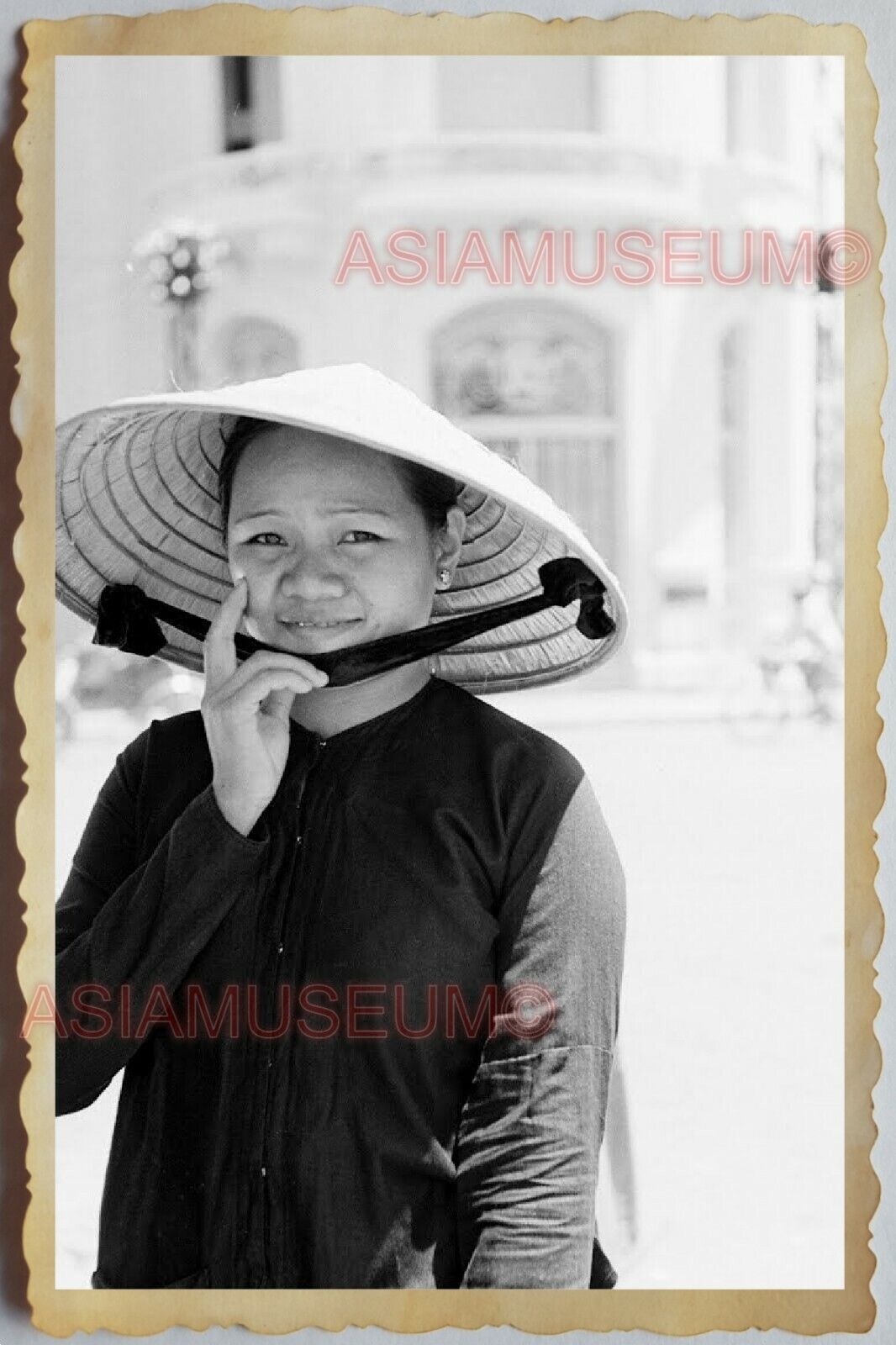 40s Vietnam War SAIGON STREET SCENE WOMEN LADY PORTRAIT HAT Vintage Photo 1430