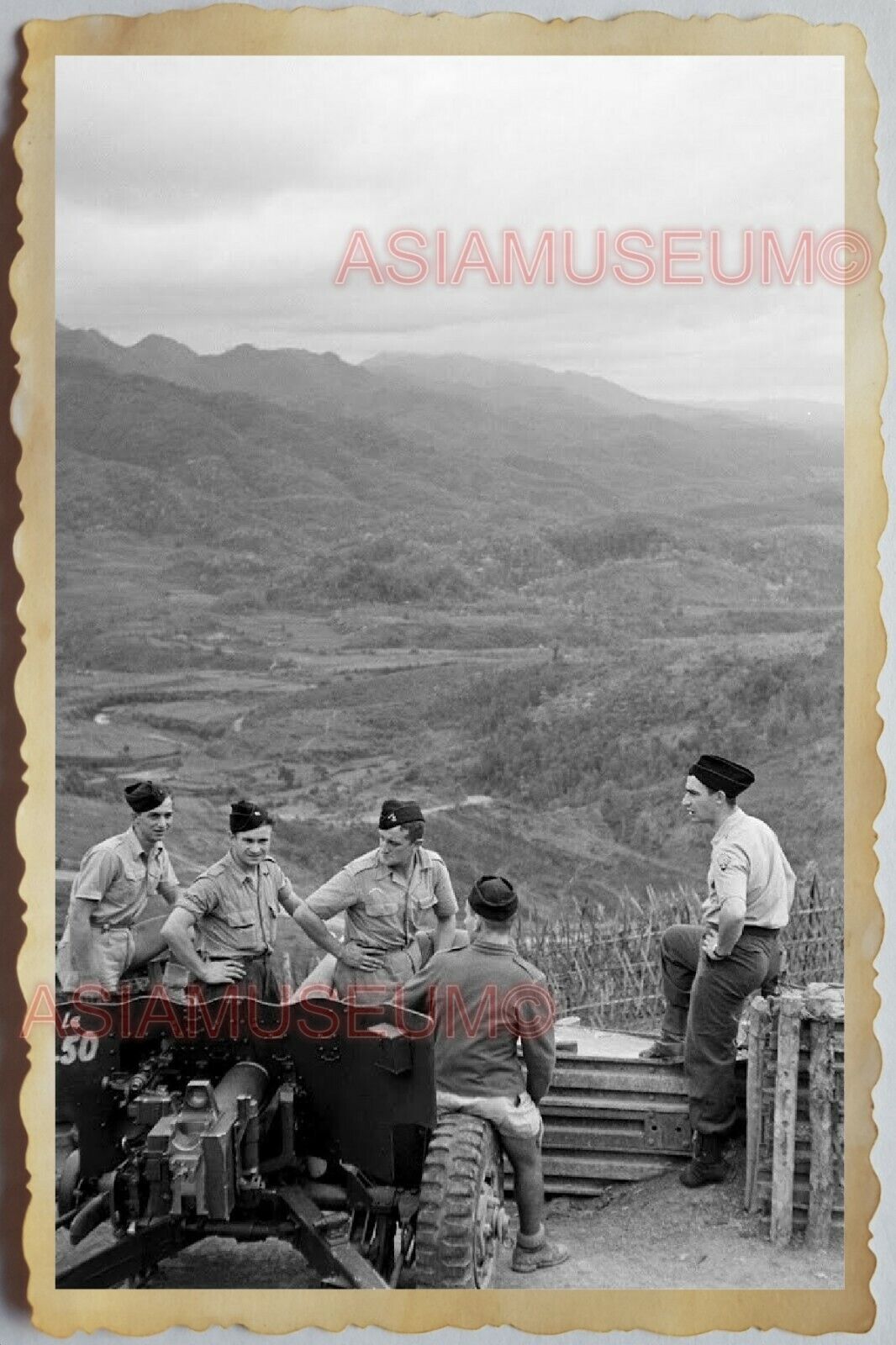 50s Vietnam SAIGON FRANCE USA ARMY SOLDIER ANTI AIRCRAFT GUN Vintage Photo #975