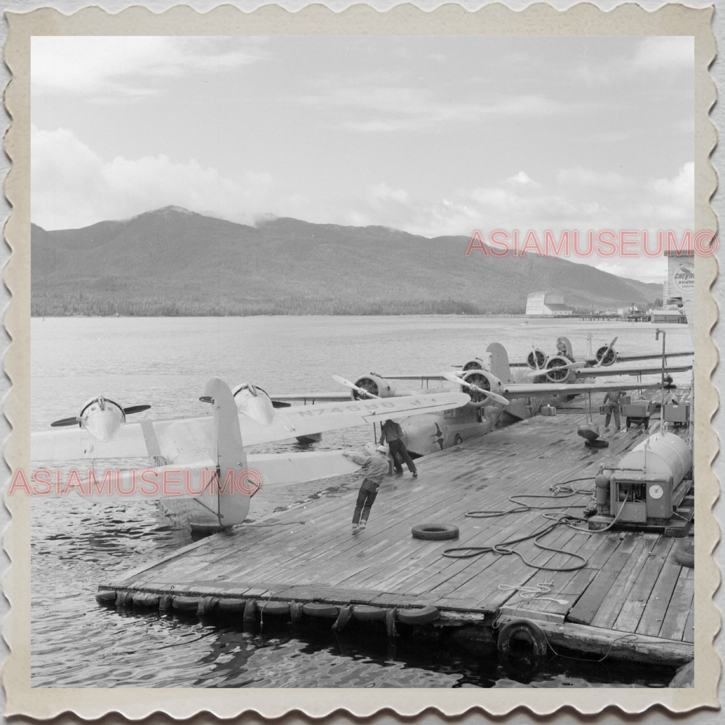 50s KETCHIKAN BOROUGH ALASKA TOTEM POLES AERIAL VIEW SEAPLANE OLD USA Photo 7914