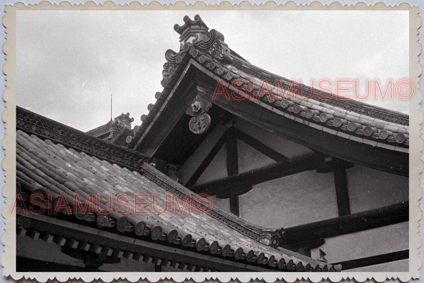 50s JAPAN TOKYO KYOTO IMPERIAL PALACE ROOF WOOD CARVING Old Vintage Photo 25787