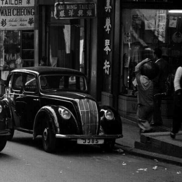 40's LARGE HONG KONG CENTRAL CAR STREET SCENE LADY Old Vintage Photo 香港老照片 #98