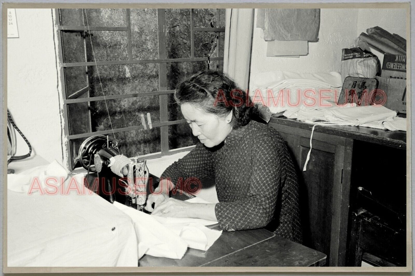 40s Women Sewing Machine Shop HONG KONG VINTAGE PHOTO POSTCARD RPPC 698 香港舊照片明信片