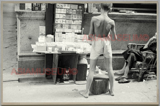 40's HONG KONG STREET SCENE BOY CIGARETTE STORE Vintage 香港旧照片 Postcard RPPC 1407